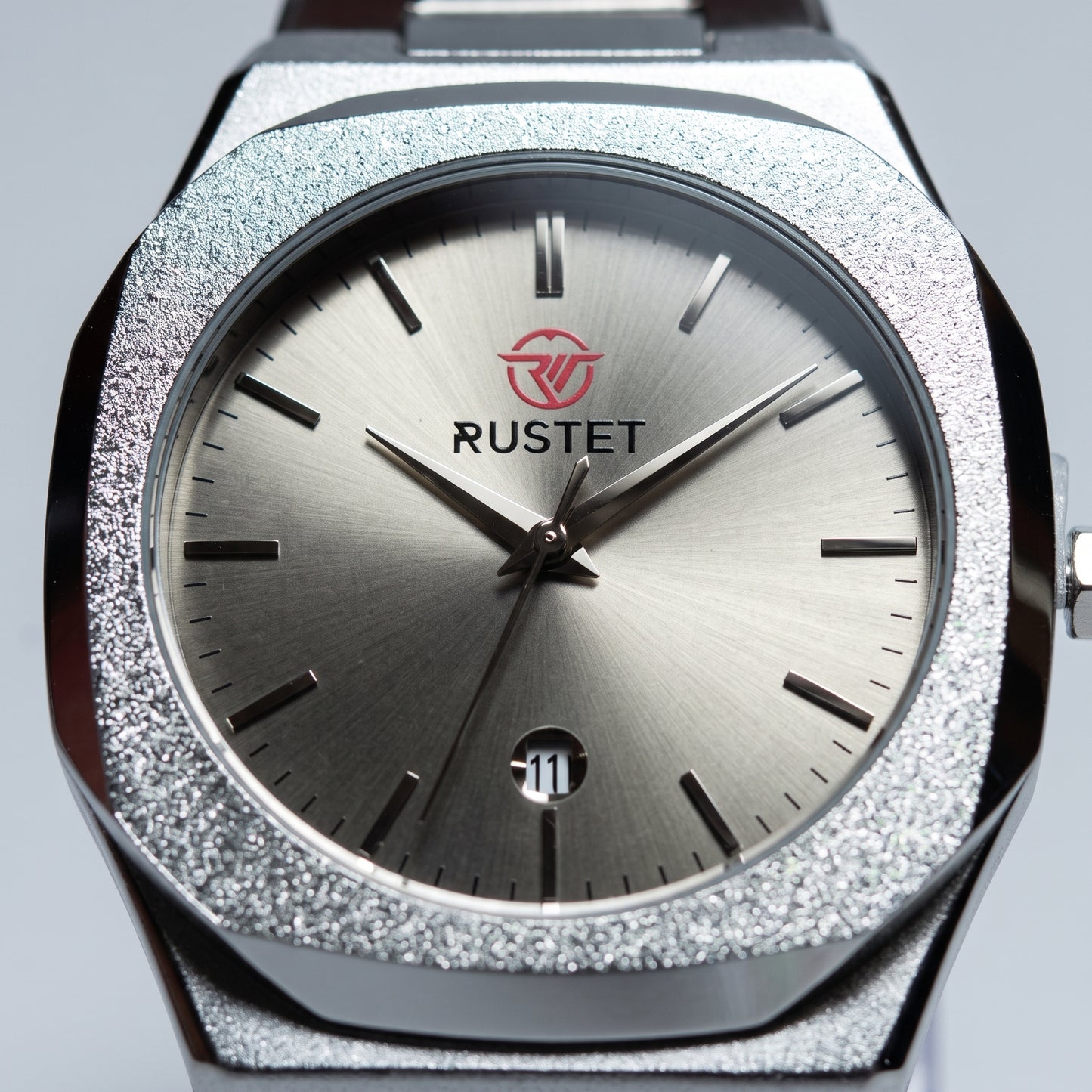 Zeldior RUSTET Ultra-Thin grey sunburst dial watch close-up with date window