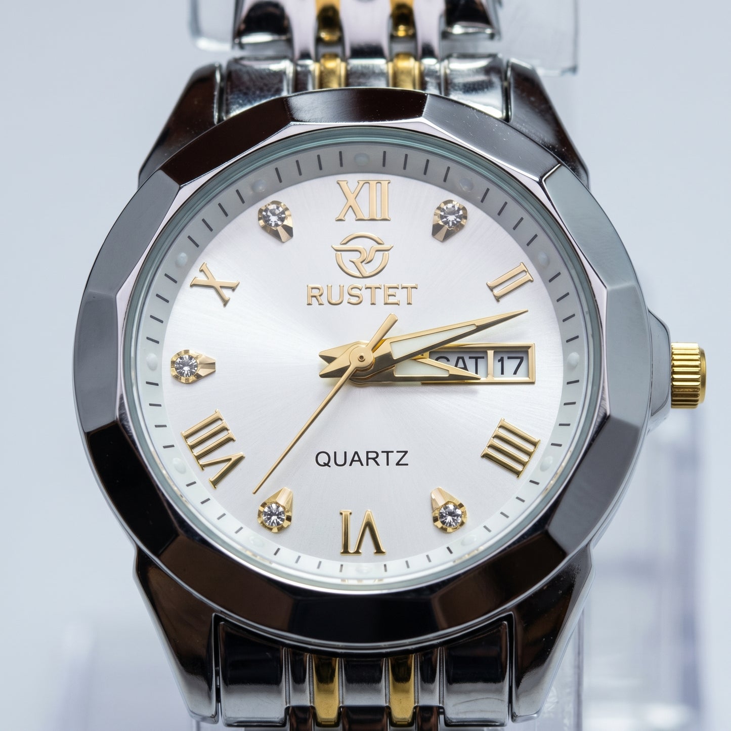 Zeldior RUSTET Women's Two-Tone Watch feature explainer showing waterproof and day-date details
