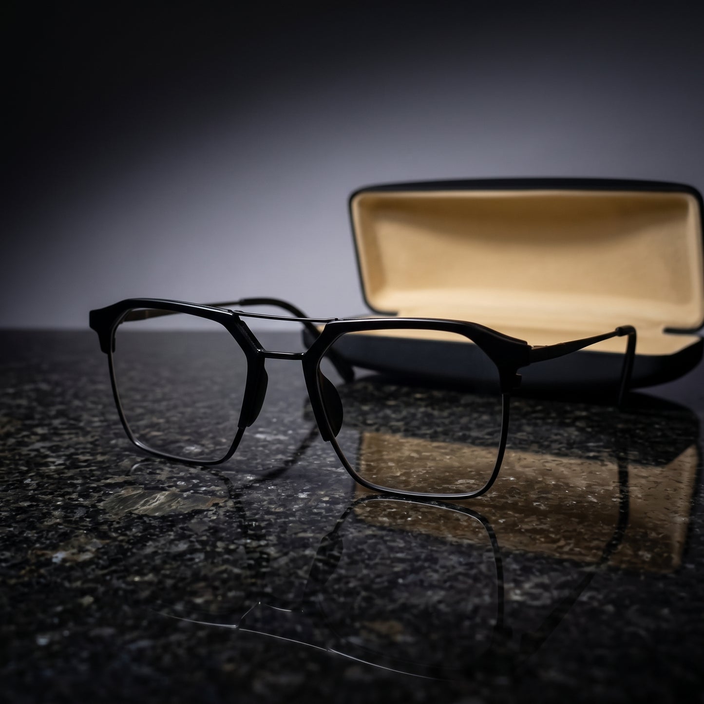 ZELDIOR Photochromic Sunglasses – Adaptive UV400 Lens, Matte Black Aviator Frame